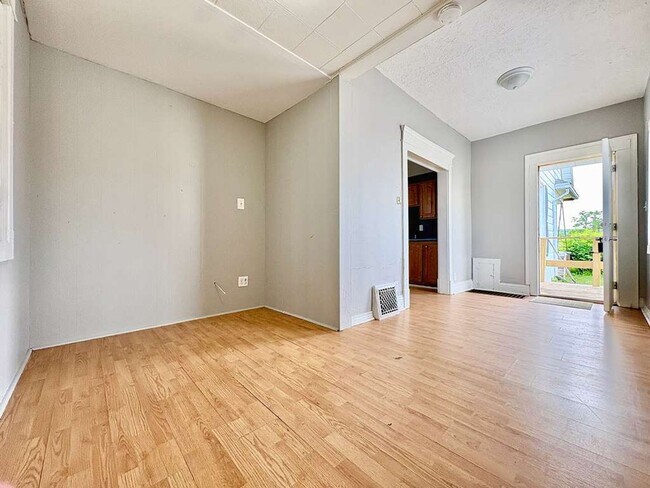 Foto del edificio - 2701 E Mishawaka Ave