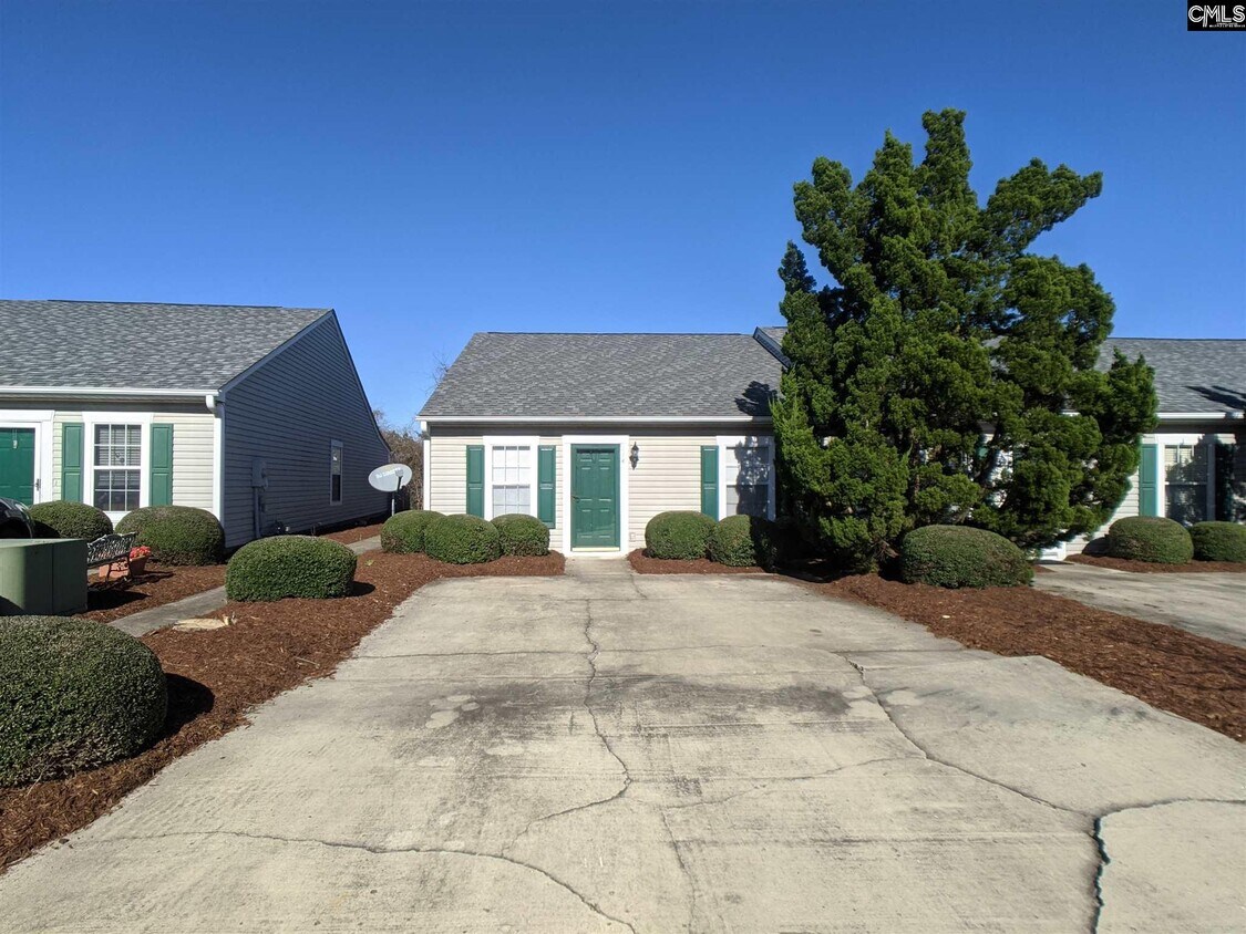 Foto principal - 114 Red Coat Ln