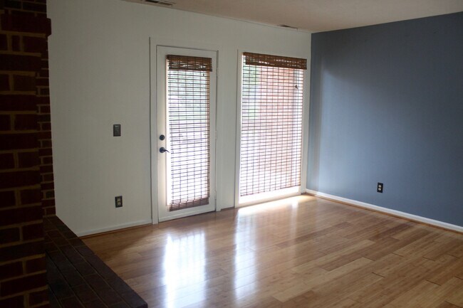 Foto del edificio - 2BR 2 Full Bath Condo with Modern Upgrades – Near Downtown Harrisonburg!