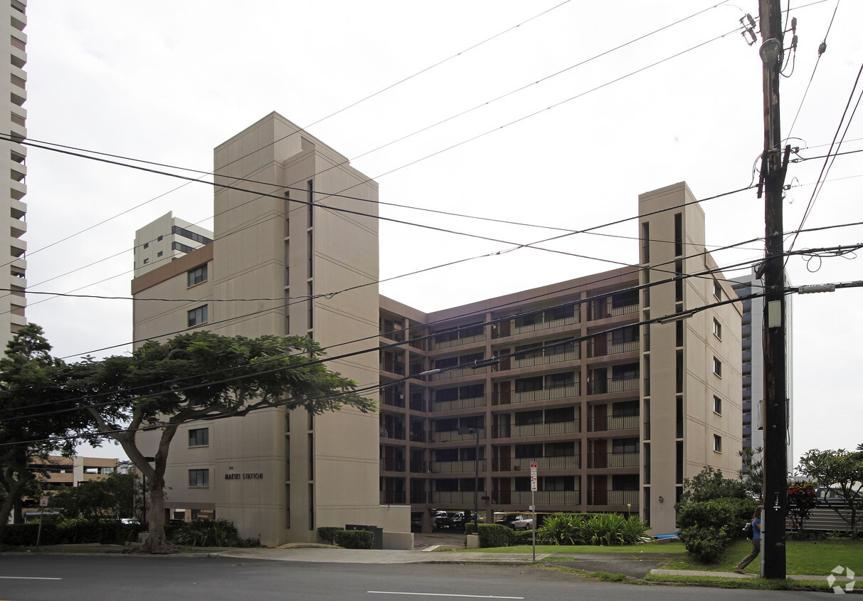 Foto principal - Makiki Station