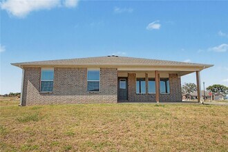 Building Photo - 3101 Laredo Ln