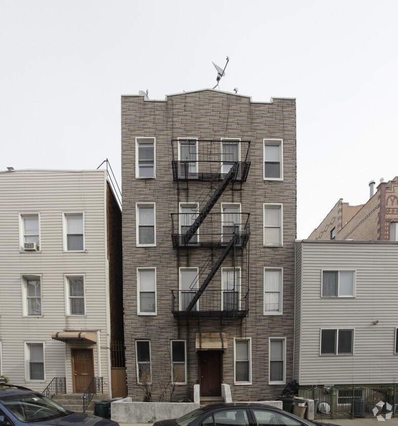 Foto del edificio - 728 Leonard St