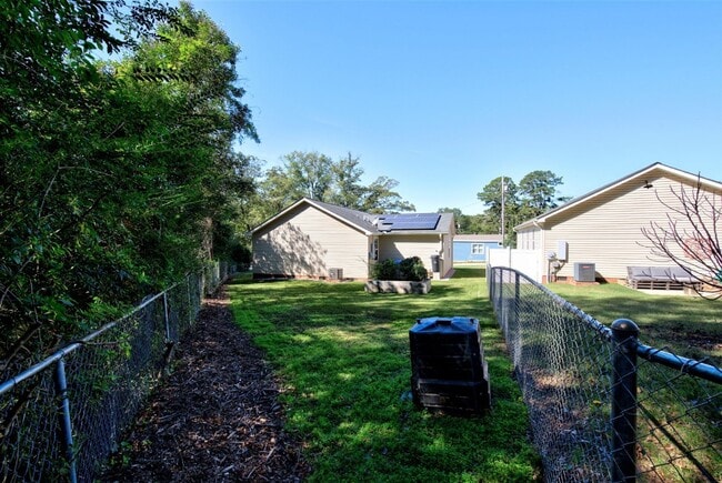 Foto del edificio - 3 Bed, 2 Bath Home Near Downtown Greenvill...