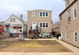 Building Photo - 2502 W 46th St