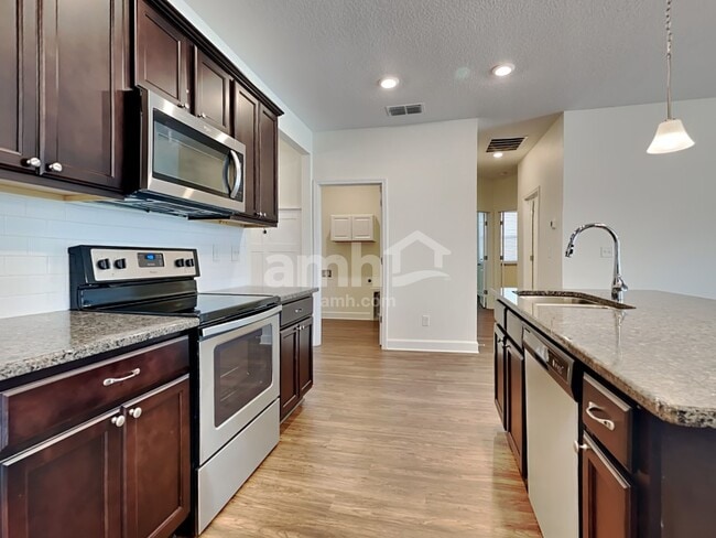 Building Photo - 3062 Creek Village Ln