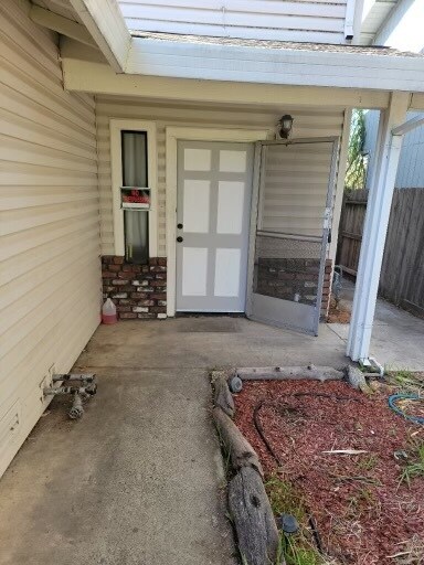 Foto del edificio - 6120 Merrywood Dr