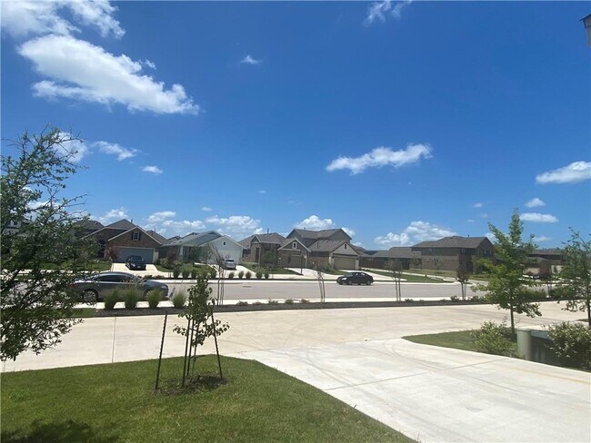 Foto del edificio - 17115 Alturas Ave