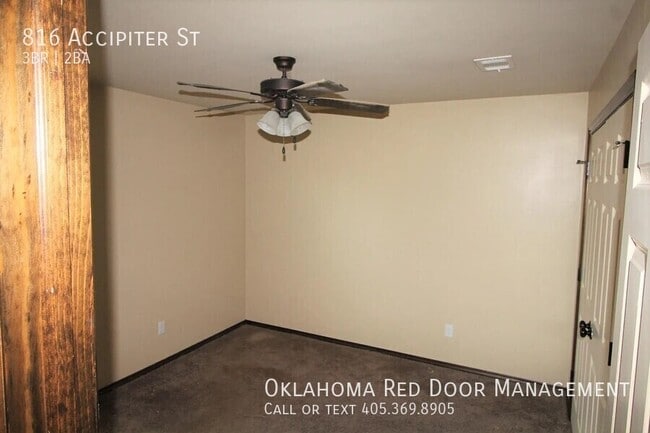 Building Photo - 816 Accipiter St