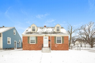 Building Photo - 13400 Highlandview Ave