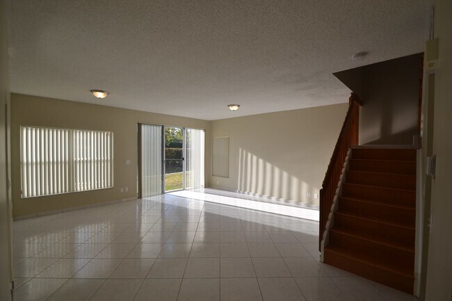 Foto del edificio - 150 NW 207th Way