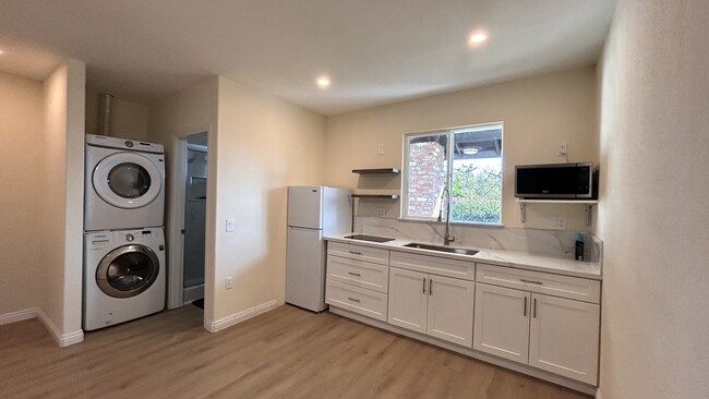 Building Photo - 12375 Prado Ct