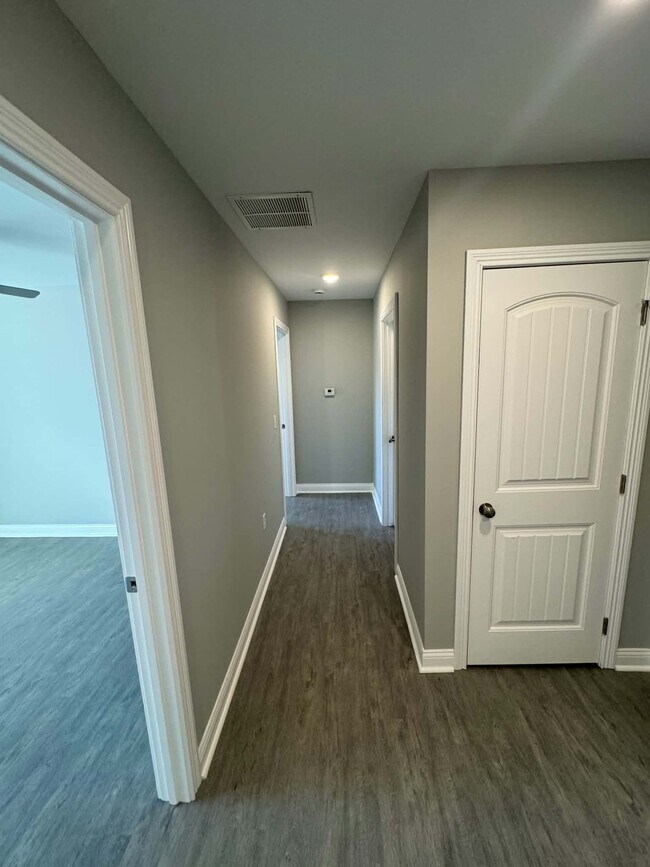Foto del edificio - 3234 Cloverfield Ct