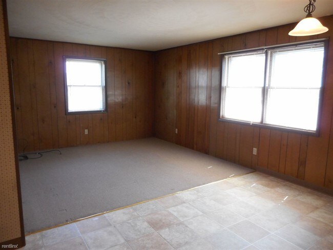 Building Photo - 106 Cottage St