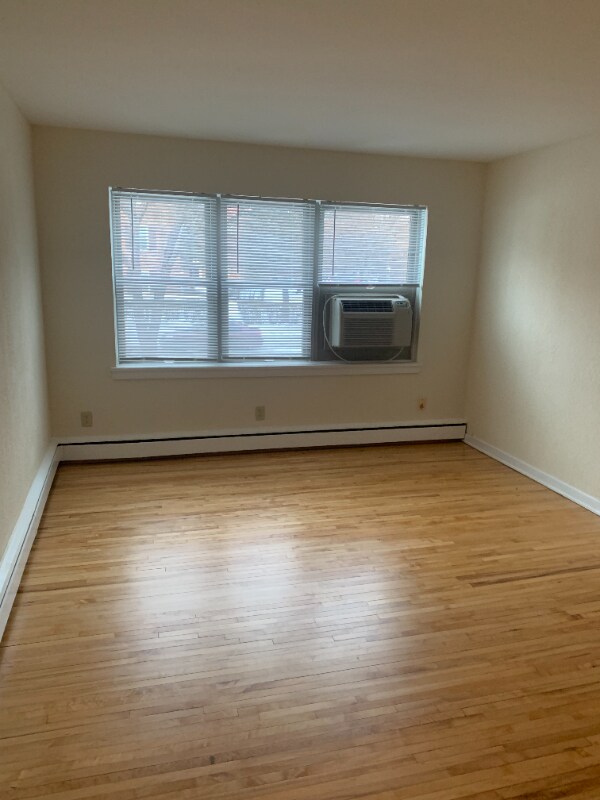Foto principal - 880 Cleveland Ave S