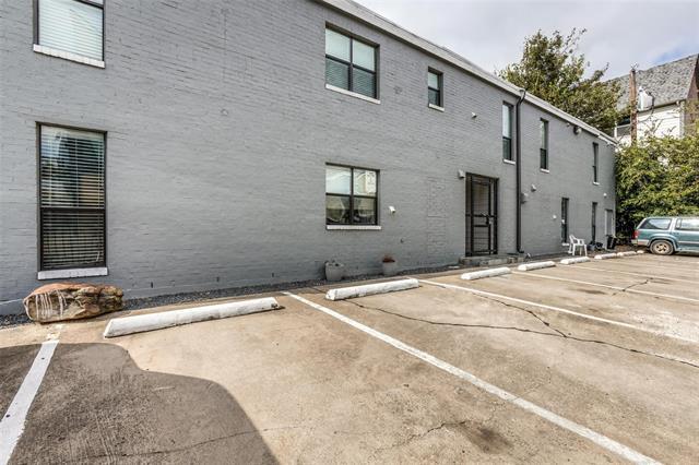 Foto del edificio - 2106 Bennett Ave