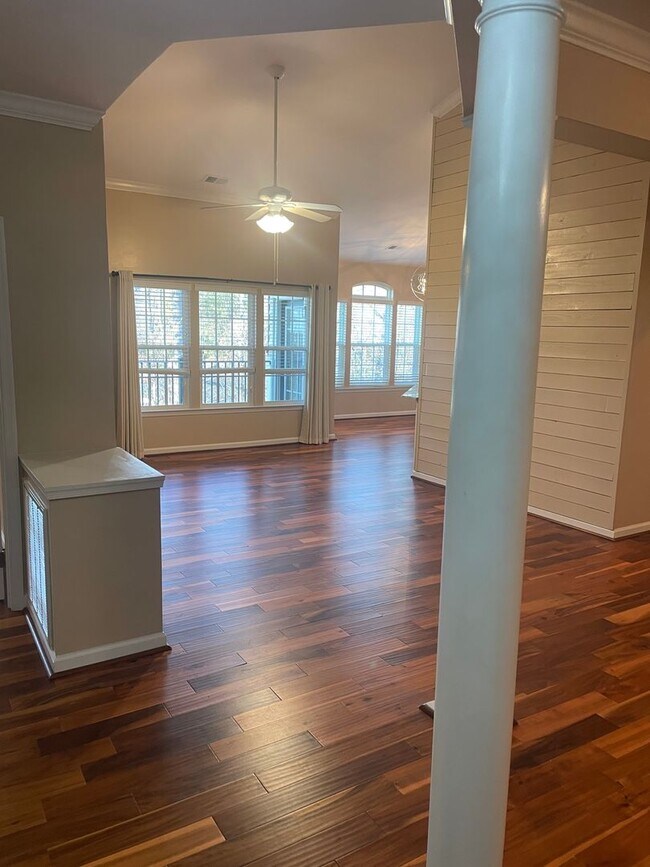 Foto del edificio - Updated 2  Bedroom, 2 Bath Condo  - Westwood Village at Charter Colony