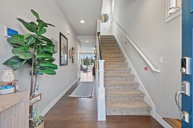 Camino de entrada - 1182 NE Sockeye Ct