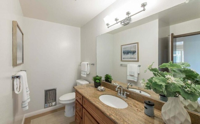 Building Photo - 1070 Mercedes Avenue APT 26