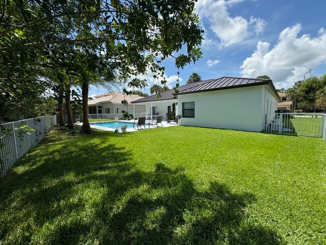 Building Photo - 15515 Whispering Willow Dr
