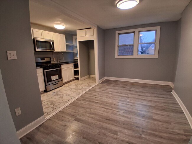 Foto del edificio - 3 BED 1 BATH HOME FOR RENT