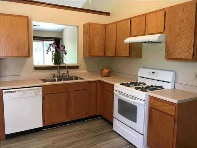Foto del edificio - Private Room for Rent - Ideal for Student ...