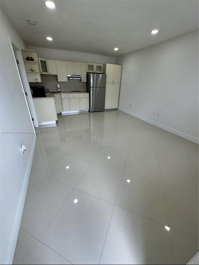 Foto principal - 110 E 44th St