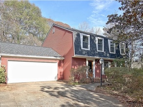 Building Photo - 117 Hickory Dr