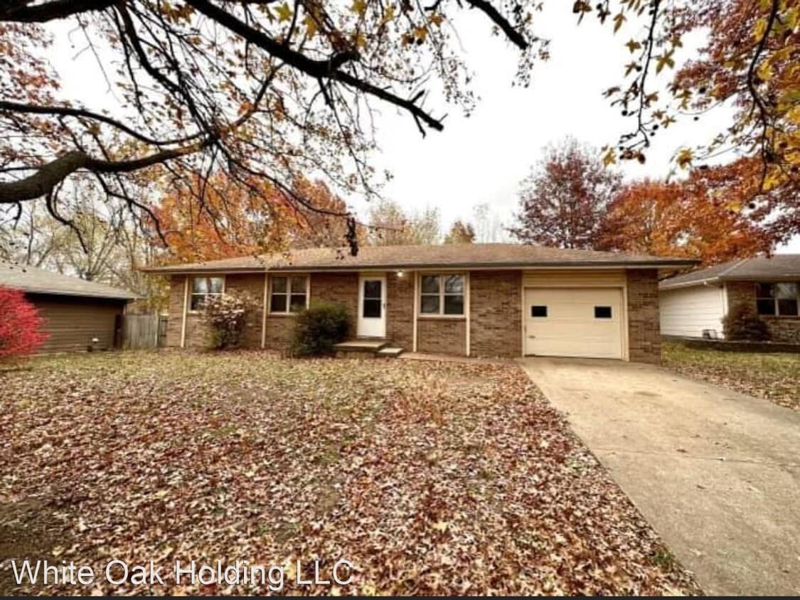 126 S Pinewood Ave, Republic, MO 65738 House Rental in Republic, MO