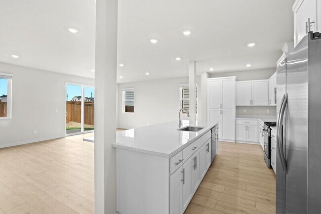 Building Photo - 9225 SW Vermillion Dr