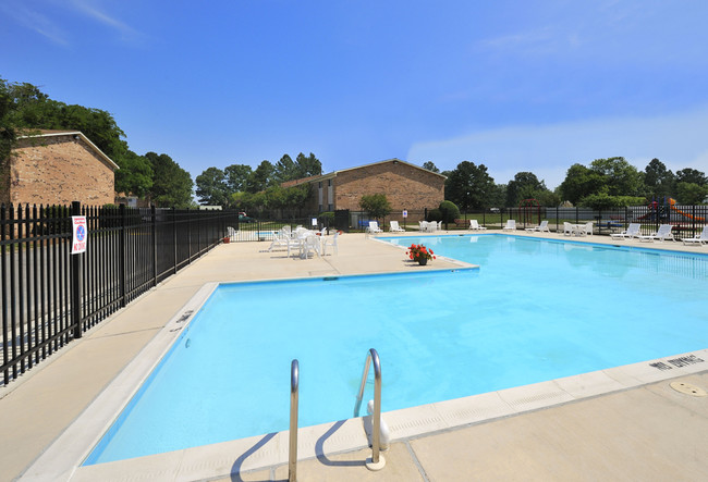 Relax the summer away - Wellington at Western Branch Apartments