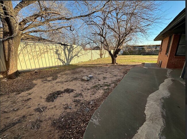 Foto del edificio - Beautiful 4-Bedroom Home Available!