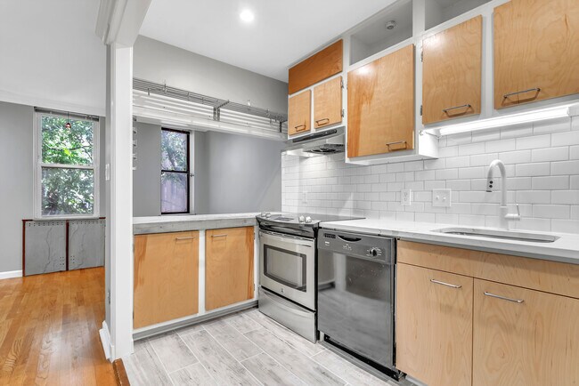 Building Photo - 1651 Lamont St NW