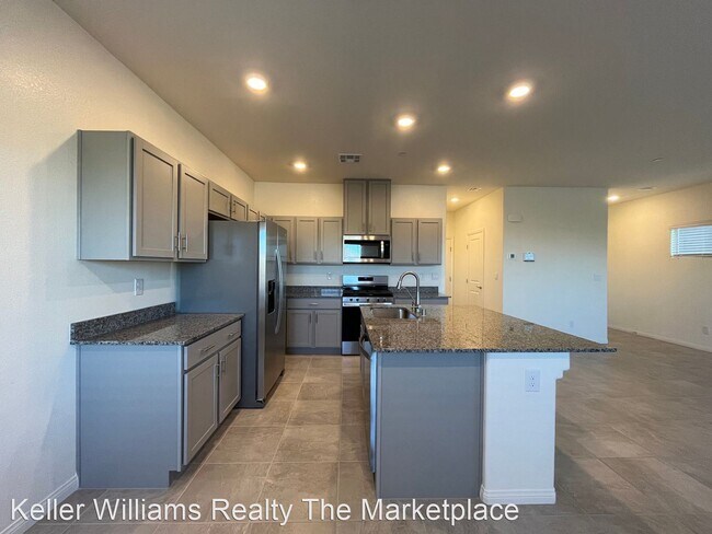 Foto del edificio - 4 br, 3 bath House - 428 Larksong Ave