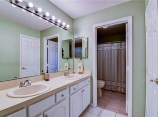 Building Photo - 1009 Lake Avoca Dr