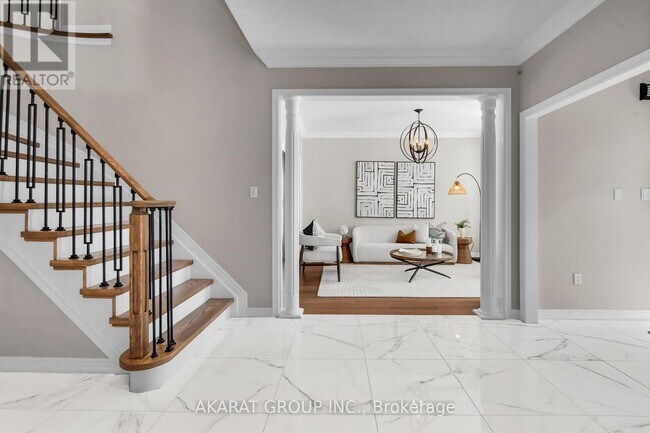 Building Photo - 2113 Dalecroft Crescent