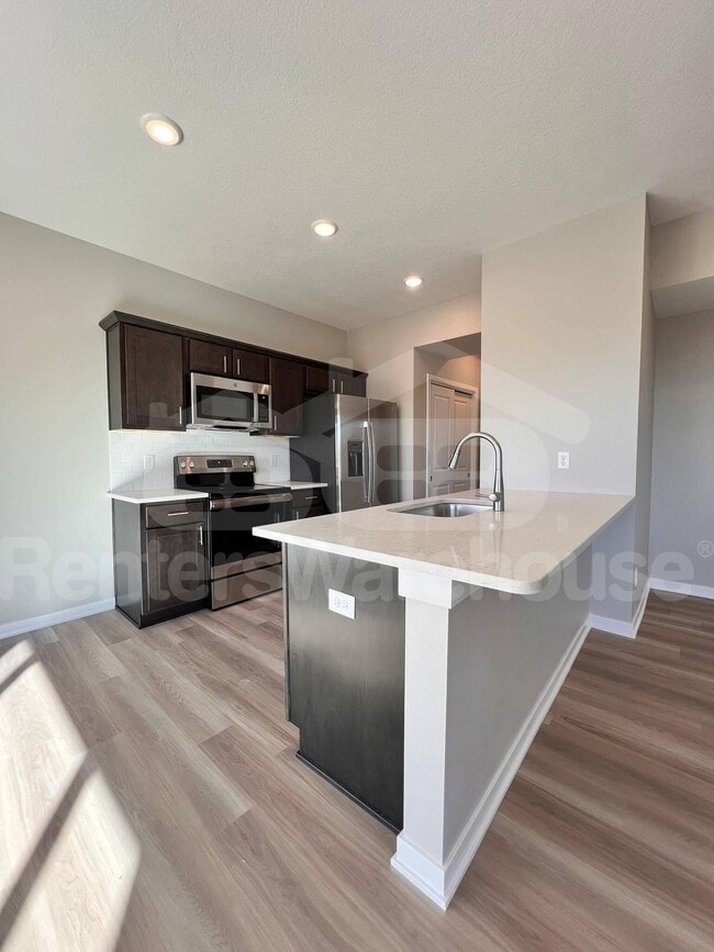Building Photo - 7000 Lake Hill Dr