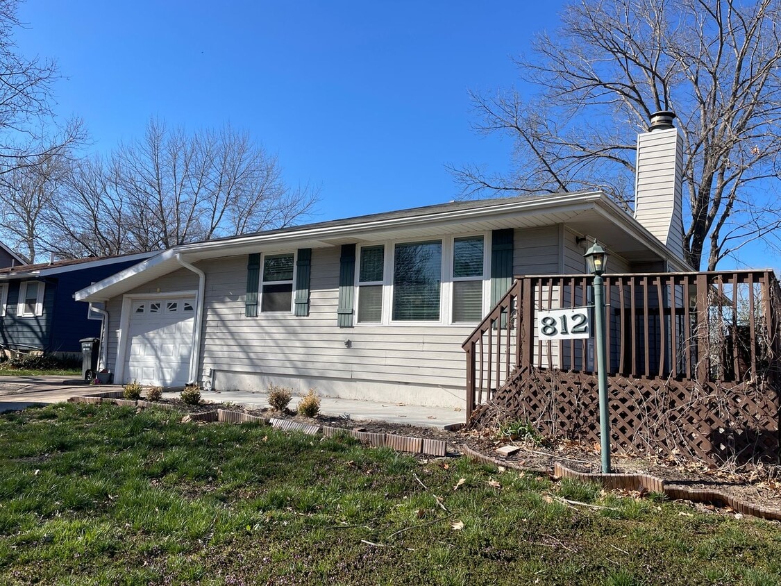 Primary Photo - Single Family home for Rent on East Side o...