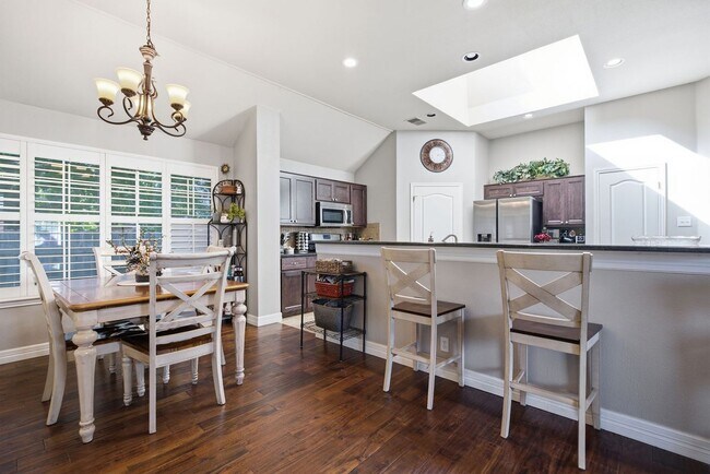 Foto del edificio - 9005 Brimstone Ln