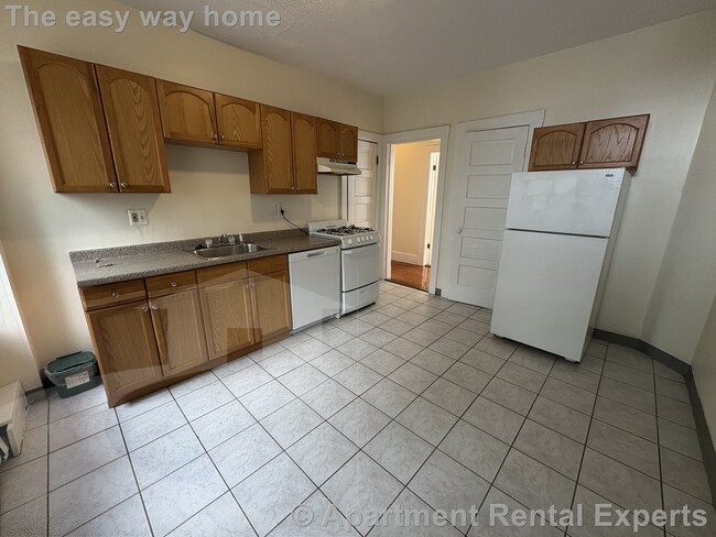 Photo - 27 Forest St Unit #2 Apartment