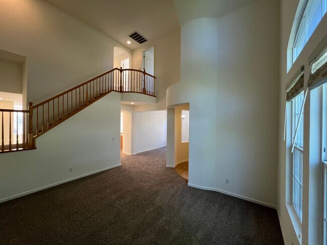 Foto del edificio - Beautiful Home in Cameron Park with Pool and Greenbelt Views!