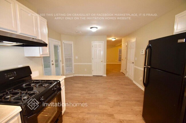 Building Photo - 2000 Morning Walk NW