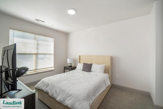 Building Photo - 3031 Eden Ave