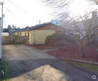 Building Photo - 6116-6118-6118 NE Hassalo St