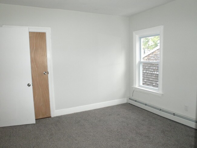 Building Photo - 27 Langdon St