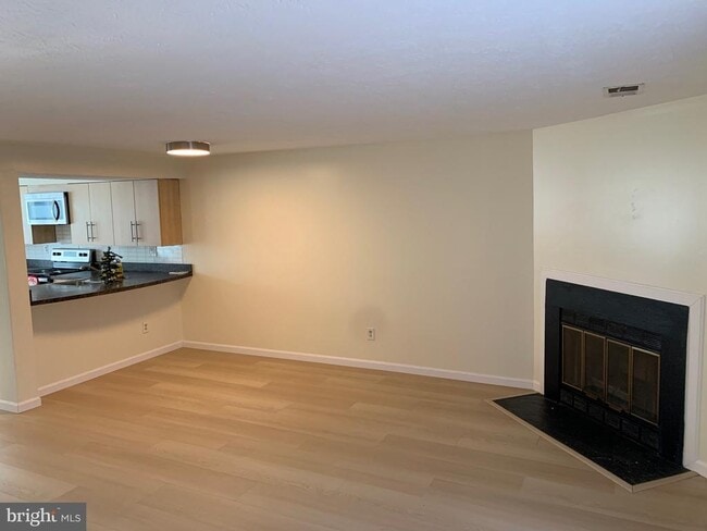 Building Photo - 1126 Pewter Ct