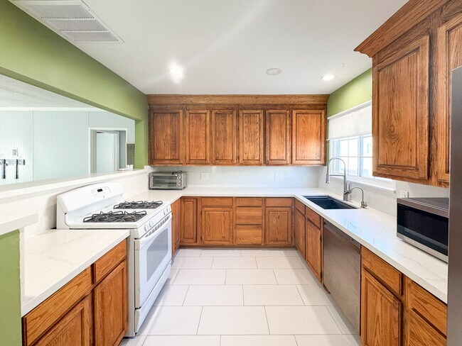 Foto del edificio - 3BD 2BA with a Pool