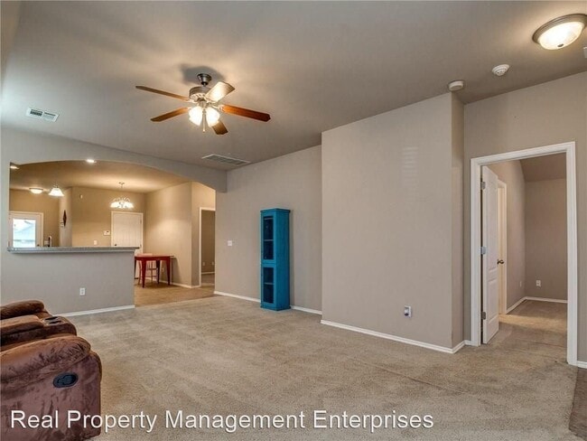 Building Photo - 3 br, 2 bath House - 4520 SE 80th St