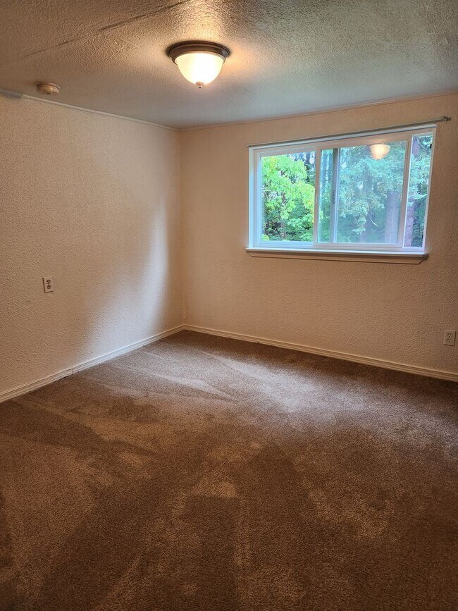 Building Photo - 1 br, 1 bath House - 1107 Edwards Court E ...
