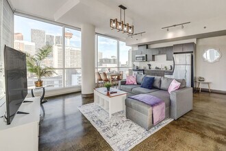 Building Photo - 135-113 13 Ave SW