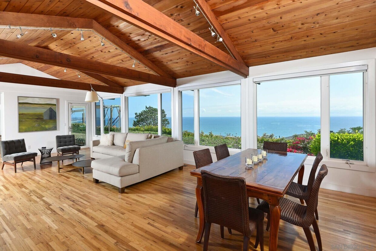 Foto principal - 887 La Jolla Rancho Rd